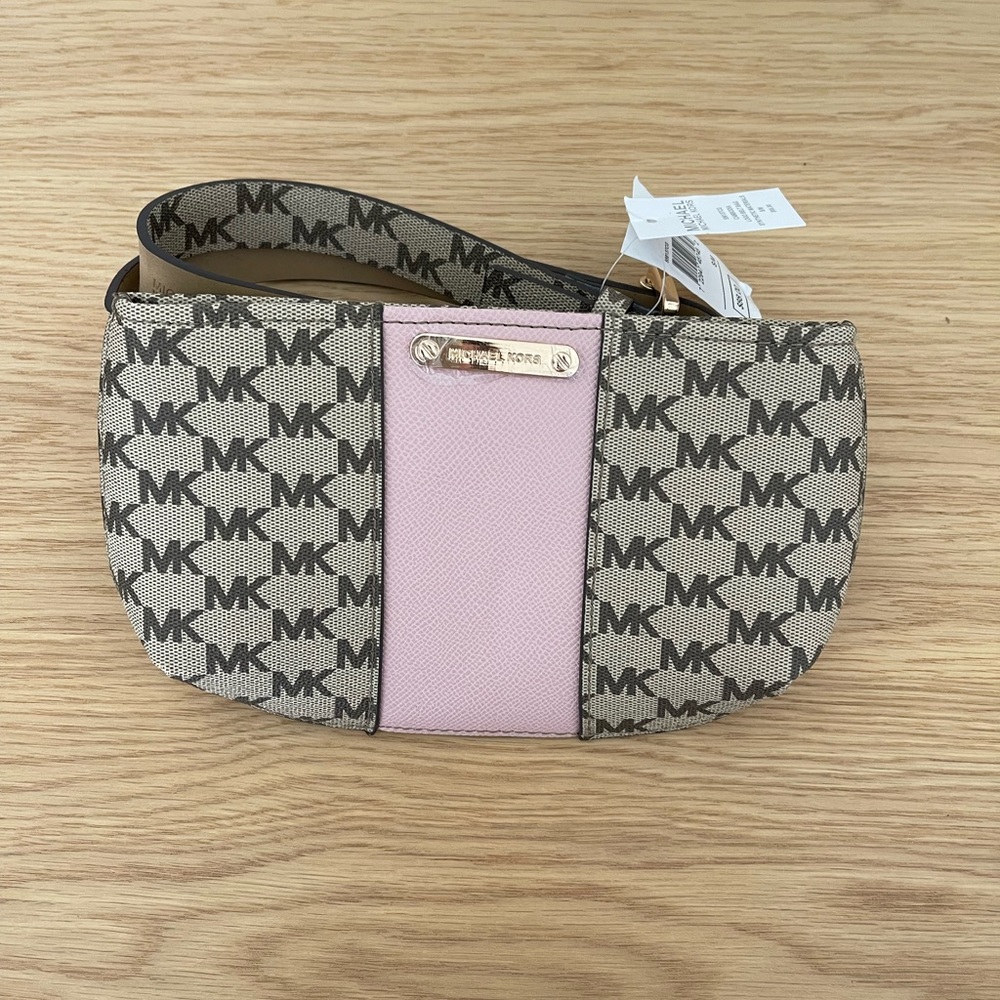 (NWT) Michael Kors | Cambodia Logo Belt Bag